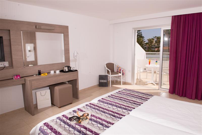 New Famagusta Hotel & Suites Ayia Napa Esterno foto