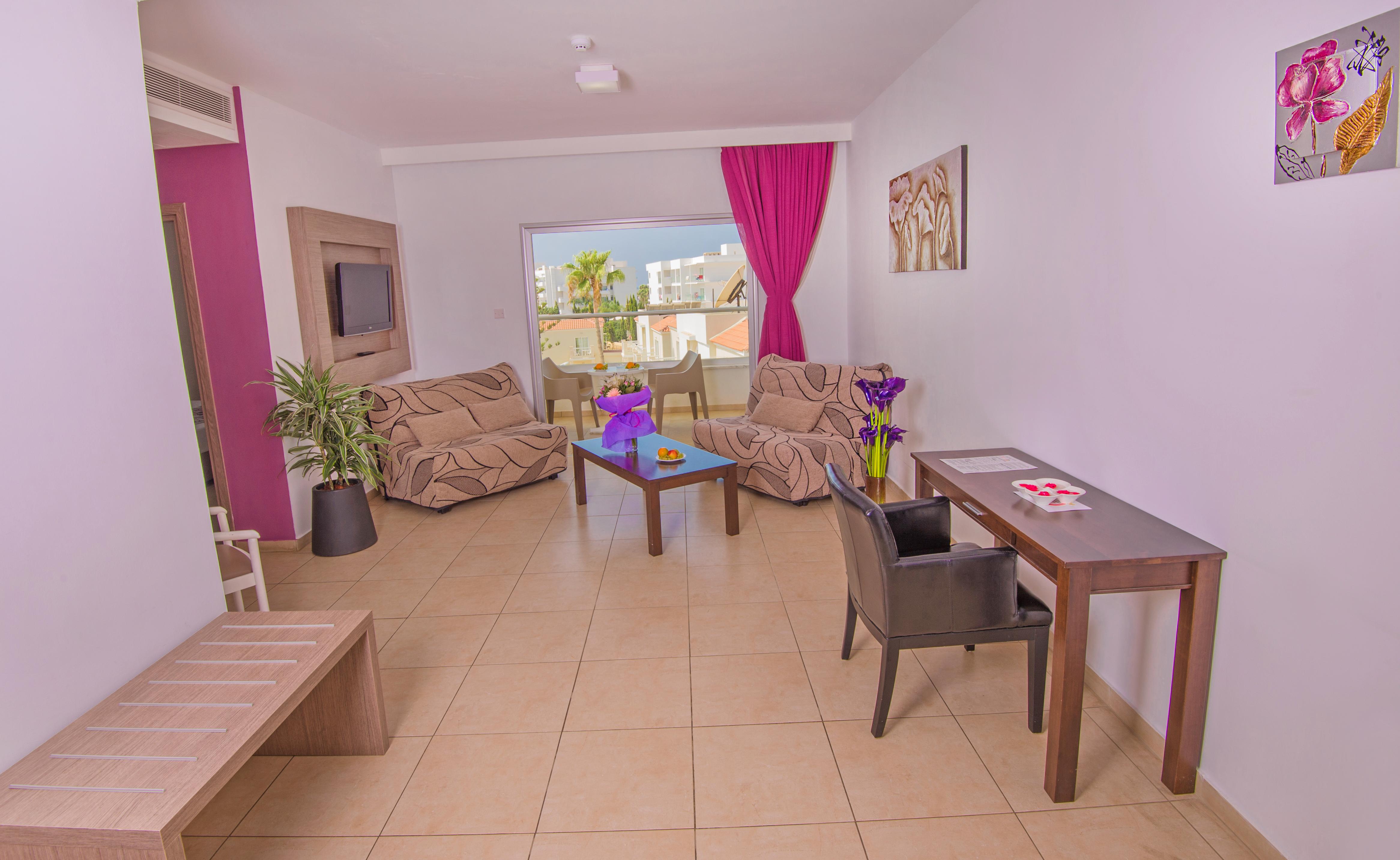 New Famagusta Hotel & Suites Ayia Napa Esterno foto