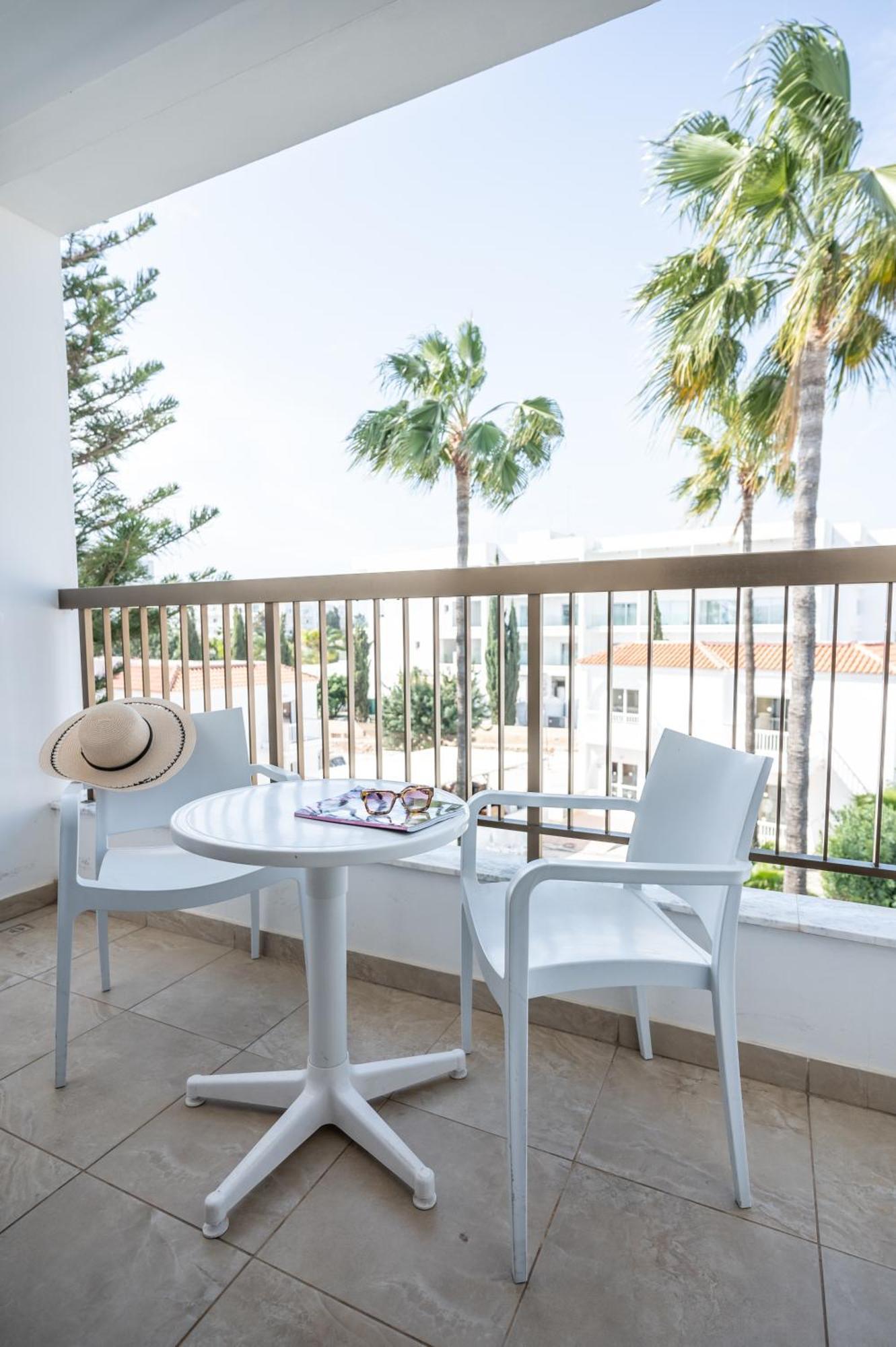 New Famagusta Hotel & Suites Ayia Napa Esterno foto